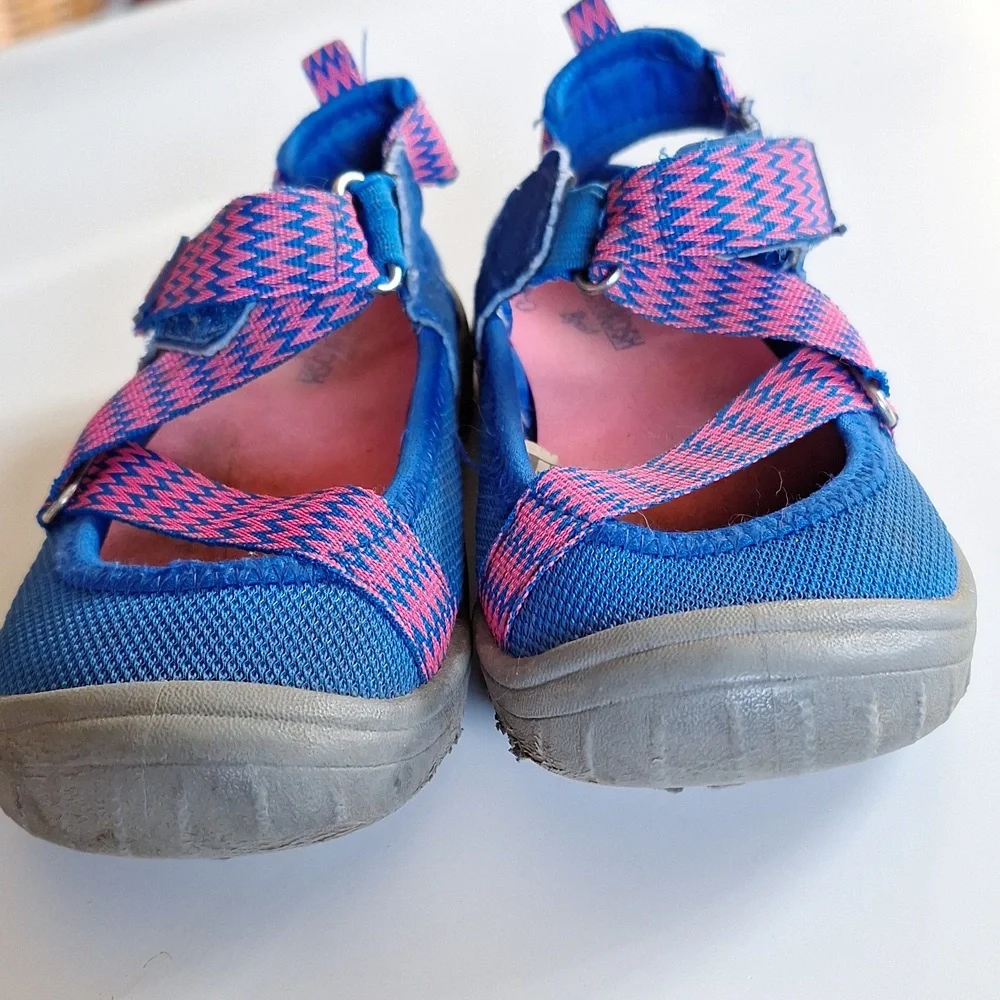 Oshkosh Strappy Slip-On Toddler Size 10